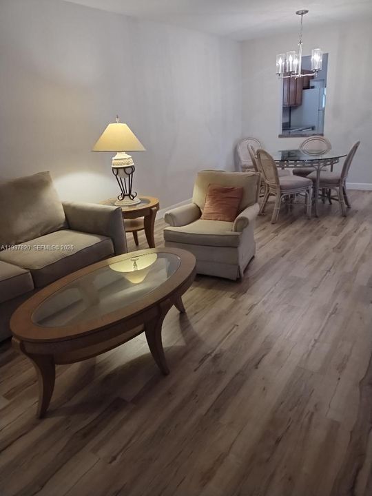 En Renta: $1,950 (2 camas, 2 baños, 949 Pies cuadrados)