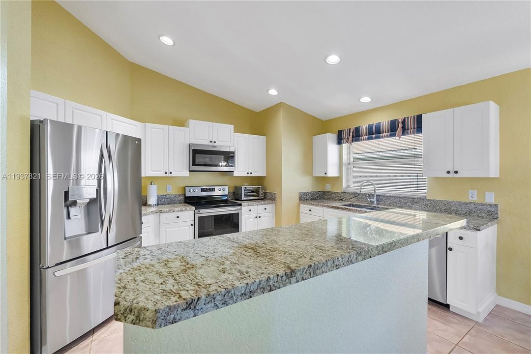 待售: $770,000 (4 贝兹, 2 浴室, 2298 平方英尺)