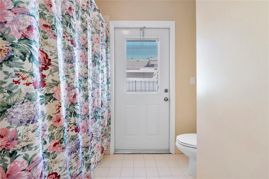 待售: $770,000 (4 贝兹, 2 浴室, 2298 平方英尺)