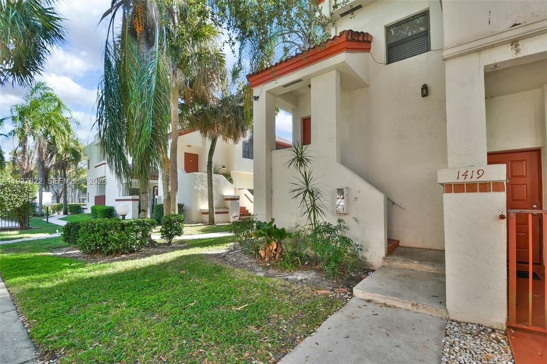 En Venta: $270,000 (3 camas, 2 baños, 1215 Pies cuadrados)