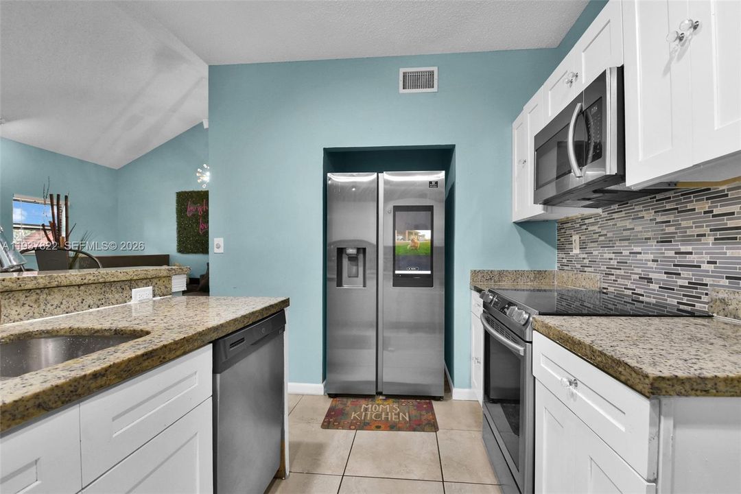 En Venta: $270,000 (3 camas, 2 baños, 1215 Pies cuadrados)