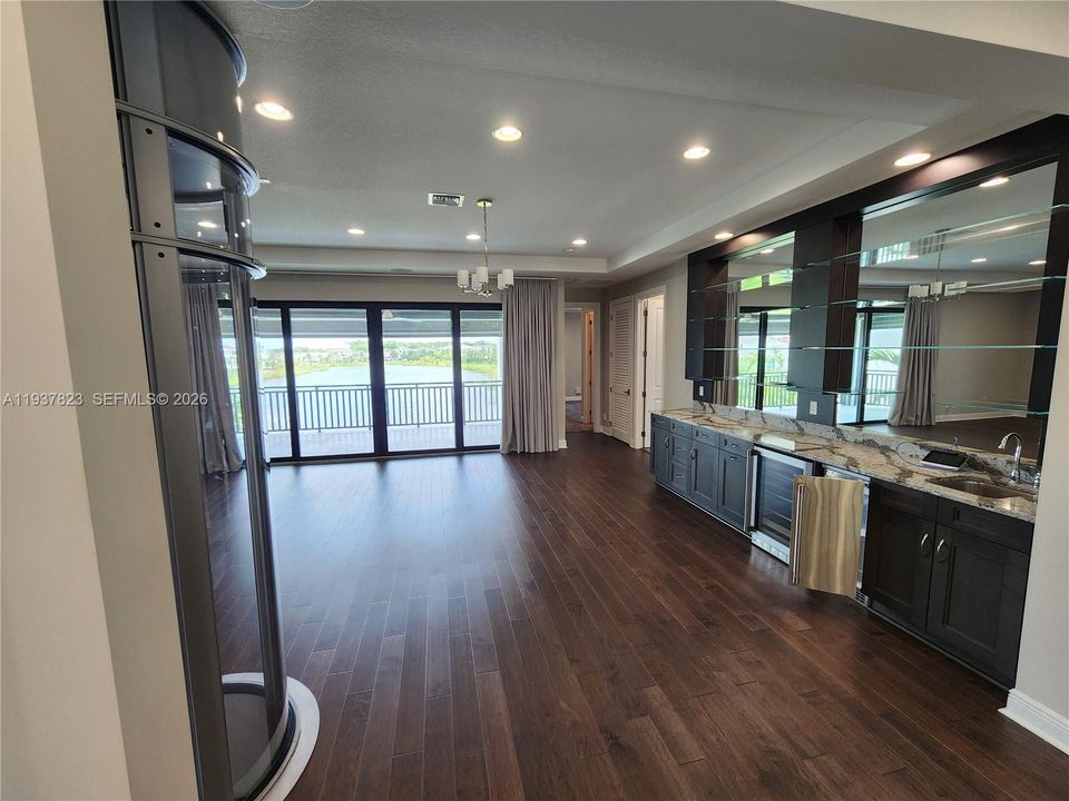 For Rent: $16,000 (5 beds, 5 baths, 5292 Square Feet)