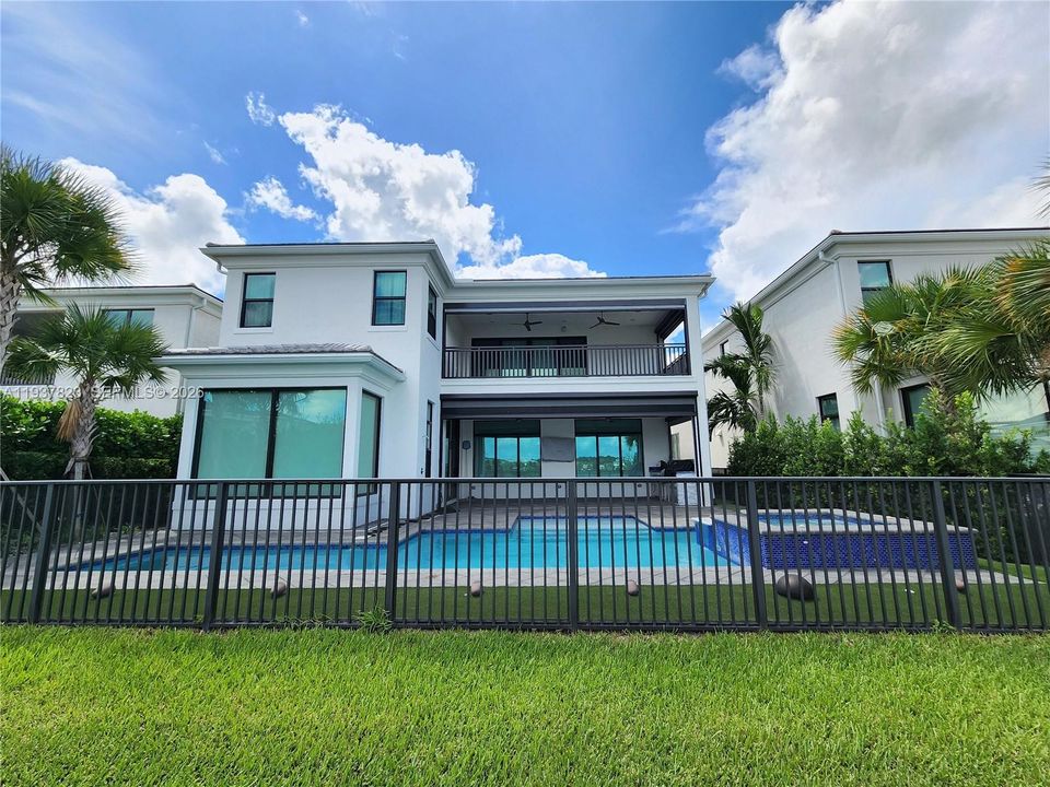 For Rent: $16,000 (5 beds, 5 baths, 5292 Square Feet)