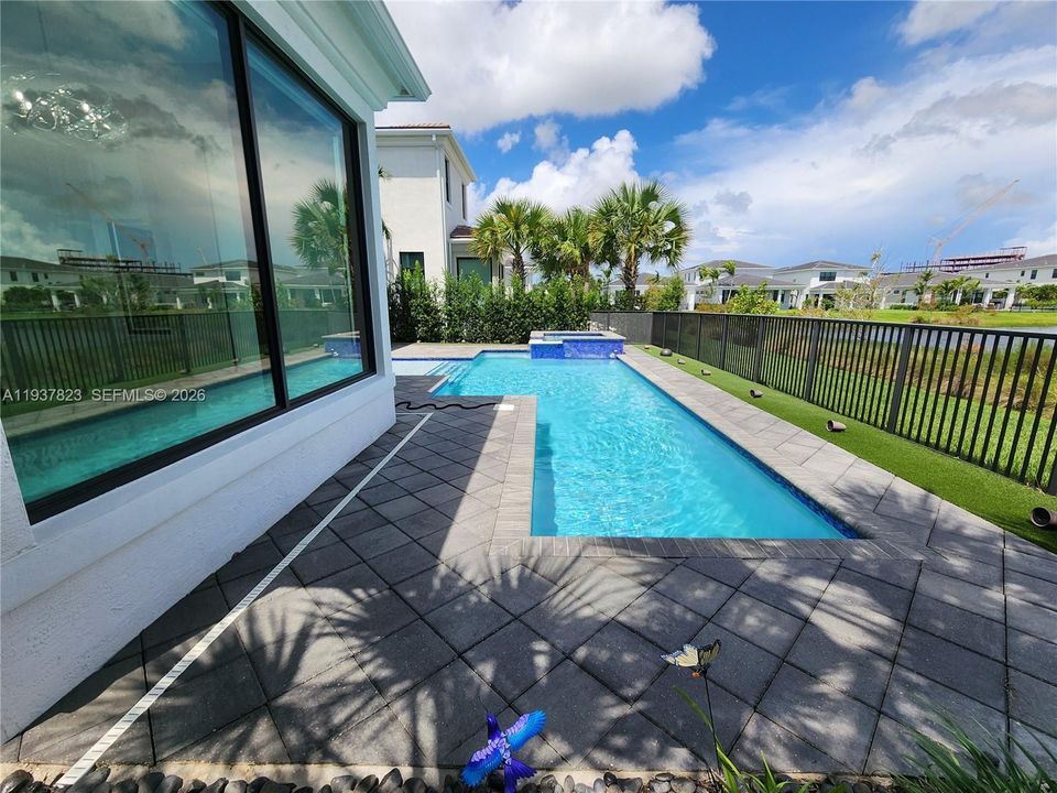 For Rent: $16,000 (5 beds, 5 baths, 5292 Square Feet)