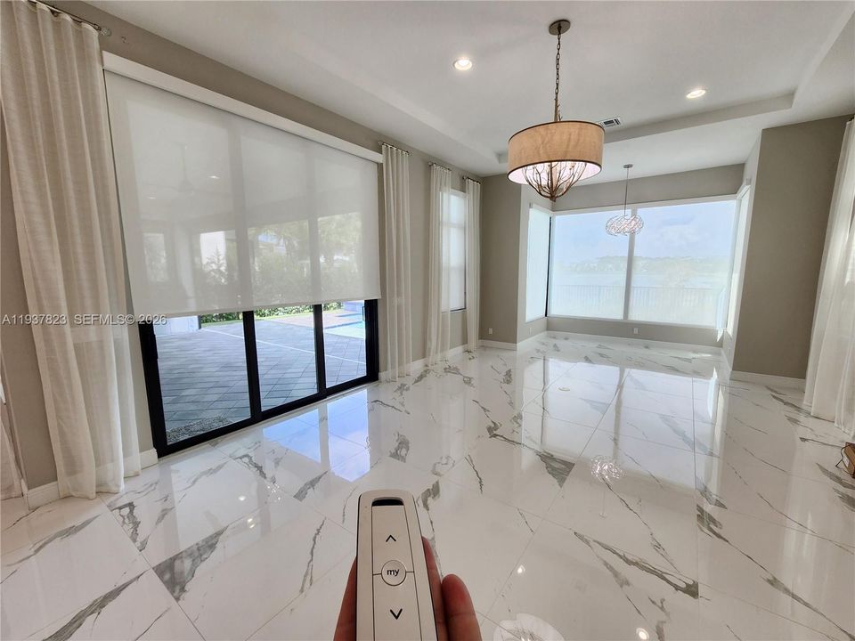 For Rent: $16,000 (5 beds, 5 baths, 5292 Square Feet)