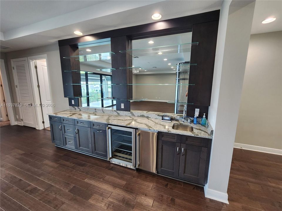 For Rent: $16,000 (5 beds, 5 baths, 5292 Square Feet)