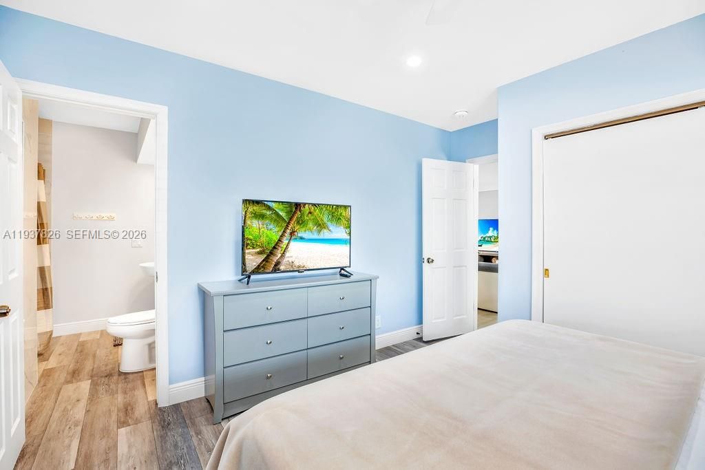 For Sale: $999,999 (4 beds, 3 baths, 2296 Square Feet)