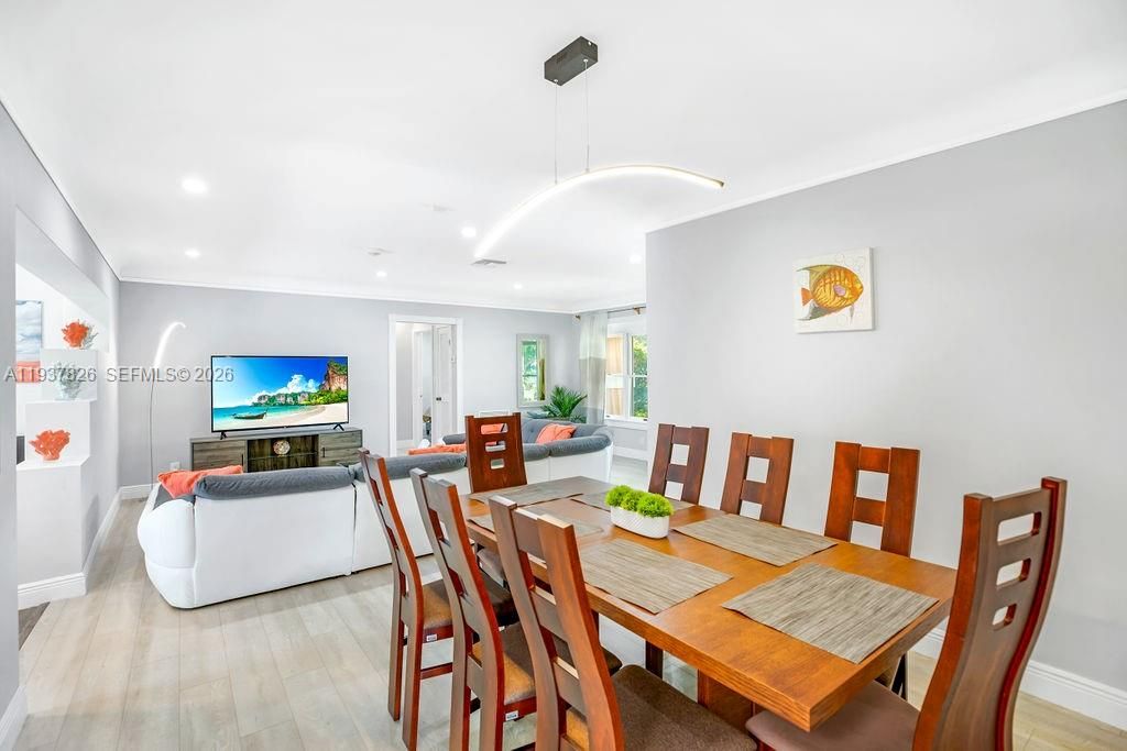 For Sale: $999,999 (4 beds, 3 baths, 2296 Square Feet)