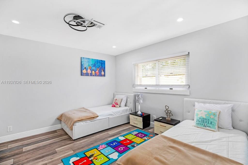 For Sale: $999,999 (4 beds, 3 baths, 2296 Square Feet)