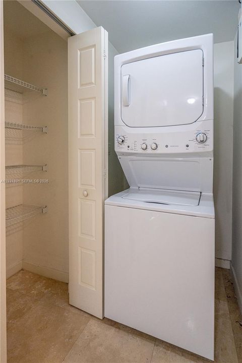 For Rent: $3,975 (2 beds, 2 baths, 1614 Square Feet)