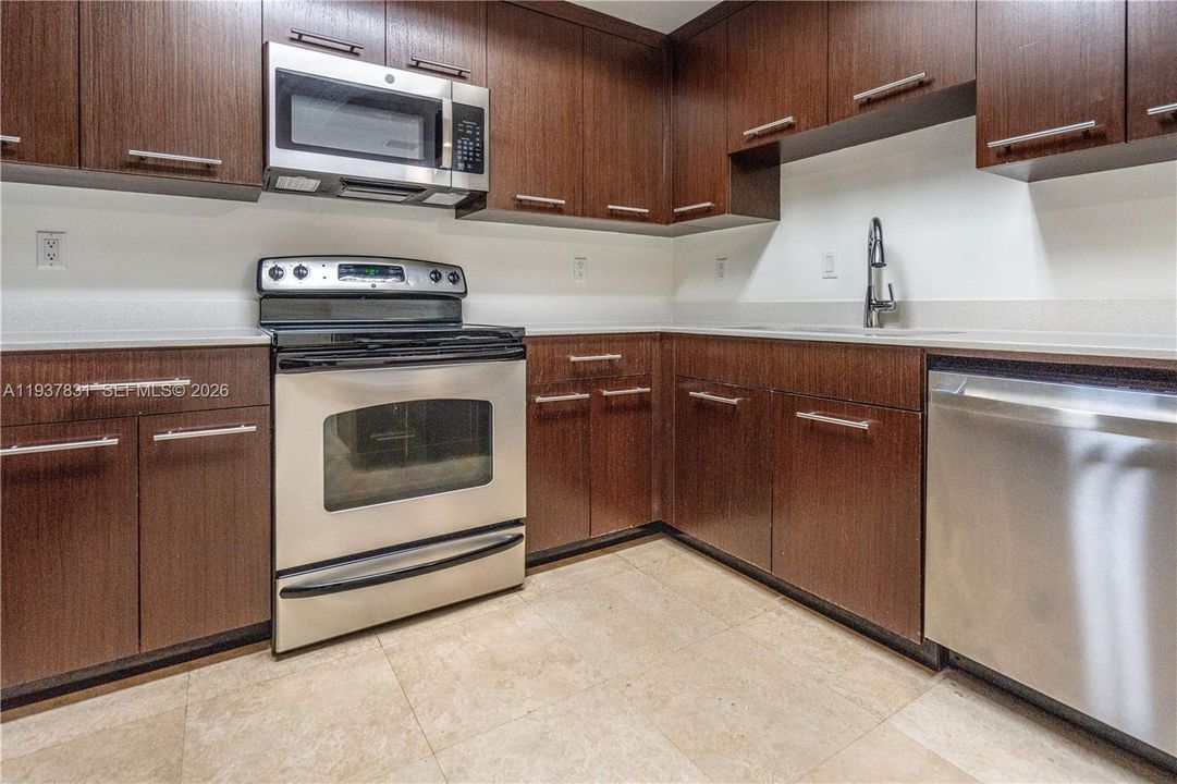 For Rent: $3,975 (2 beds, 2 baths, 1614 Square Feet)