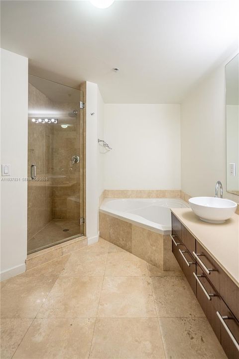 For Rent: $3,975 (2 beds, 2 baths, 1614 Square Feet)