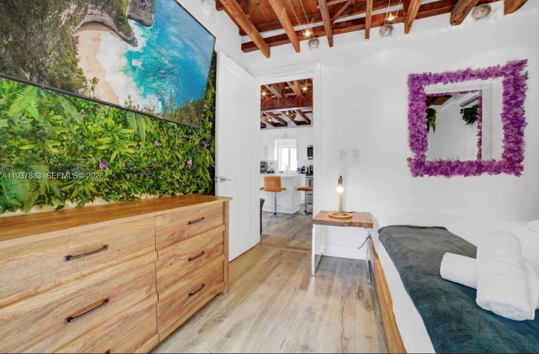 出租: $3,000 (2 贝兹, 2 浴室, 720 平方英尺)