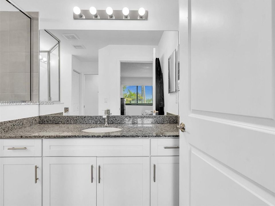 En Venta: $409,500 (3 camas, 2 baños, 1766 Pies cuadrados)