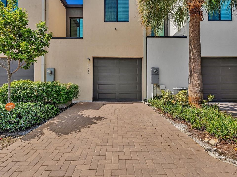 En Venta: $409,500 (3 camas, 2 baños, 1766 Pies cuadrados)