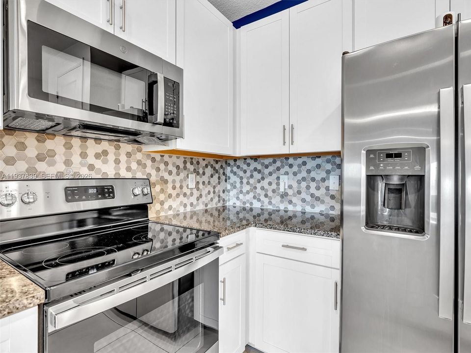 En Venta: $409,500 (3 camas, 2 baños, 1766 Pies cuadrados)