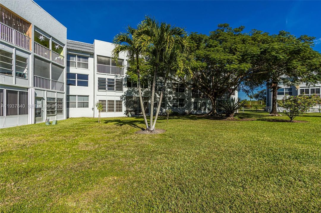 На продажу: $119,500 (2 спален, 1 ванн, 790 Квадратных фут)