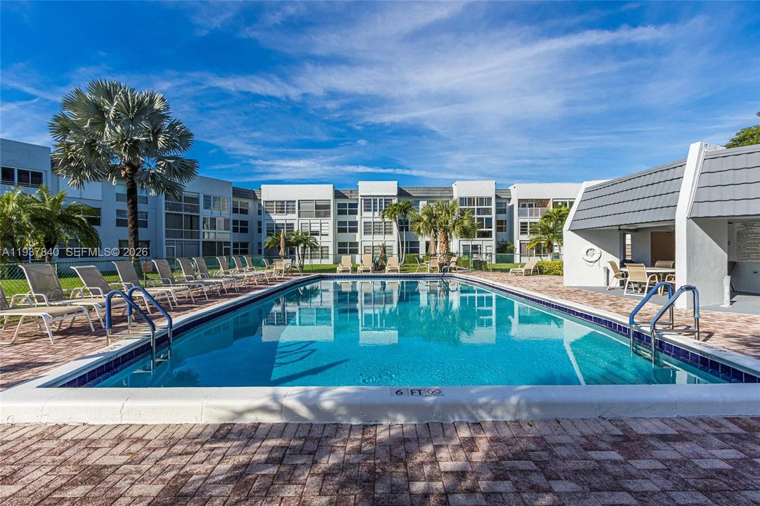 На продажу: $119,500 (2 спален, 1 ванн, 790 Квадратных фут)