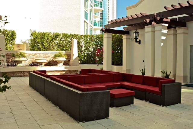 В аренду: $7,000 (3 спален, 2 ванн, 1461 Квадратных фут)