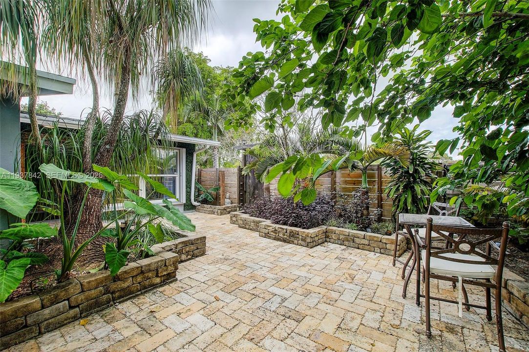 В аренду: $3,300 (3 спален, 2 ванн, 1116 Квадратных фут)