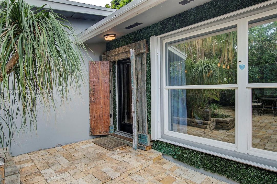 В аренду: $3,300 (3 спален, 2 ванн, 1116 Квадратных фут)