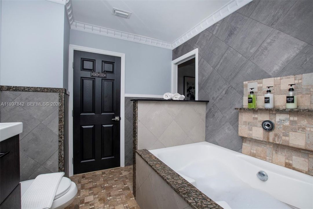 В аренду: $3,300 (3 спален, 2 ванн, 1116 Квадратных фут)