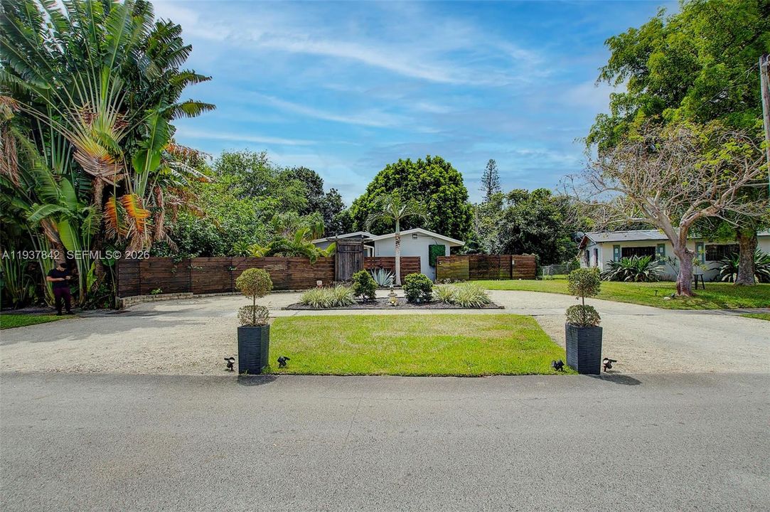 В аренду: $3,300 (3 спален, 2 ванн, 1116 Квадратных фут)