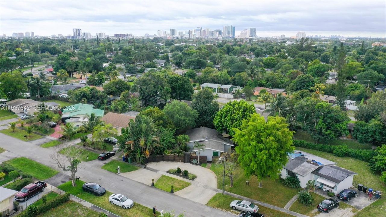 В аренду: $3,300 (3 спален, 2 ванн, 1116 Квадратных фут)