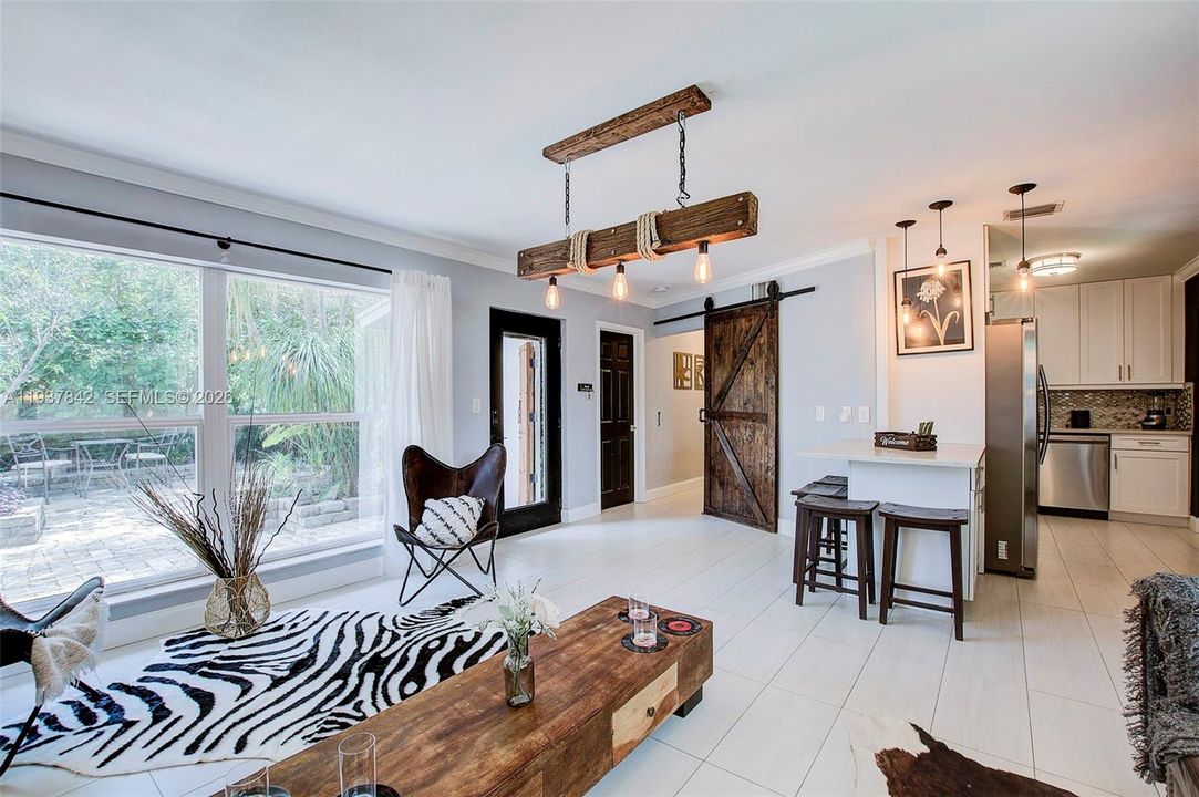 В аренду: $3,300 (3 спален, 2 ванн, 1116 Квадратных фут)