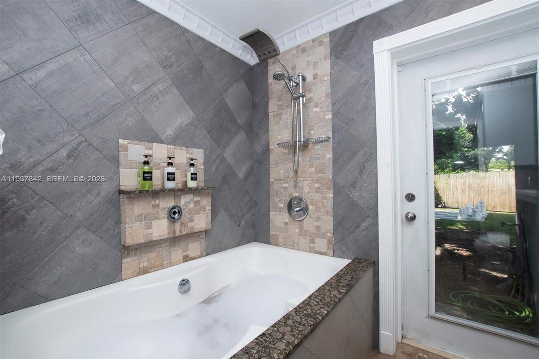 В аренду: $3,300 (3 спален, 2 ванн, 1116 Квадратных фут)