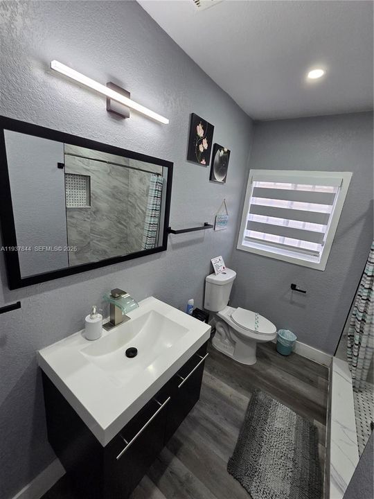 待售: $650,000 (4 贝兹, 2 浴室, 1856 平方英尺)