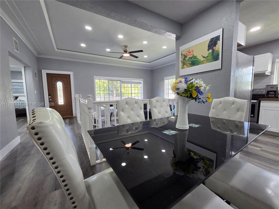 待售: $650,000 (4 贝兹, 2 浴室, 1856 平方英尺)