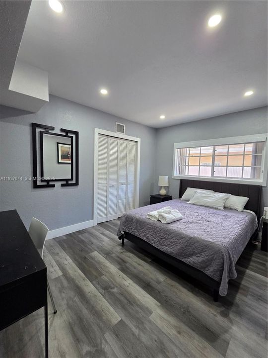 待售: $650,000 (4 贝兹, 2 浴室, 1856 平方英尺)