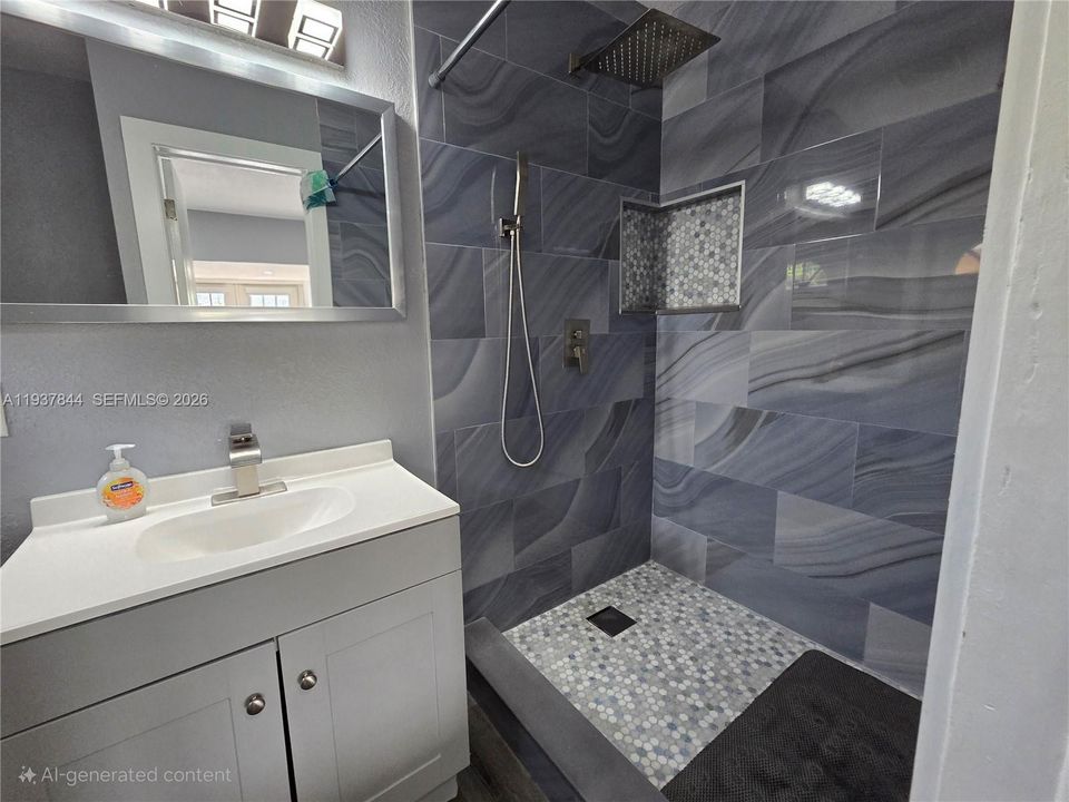 待售: $650,000 (4 贝兹, 2 浴室, 1856 平方英尺)