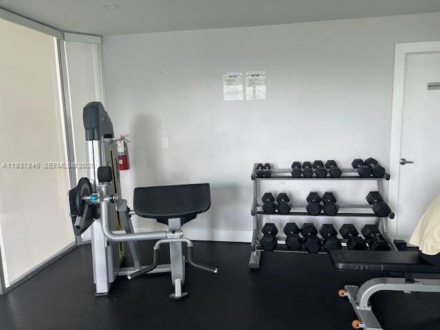 待售: $329,000 (4 贝兹, 2 浴室, 1459 平方英尺)