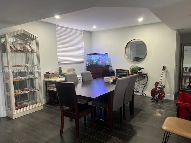 待售: $329,000 (4 贝兹, 2 浴室, 1459 平方英尺)