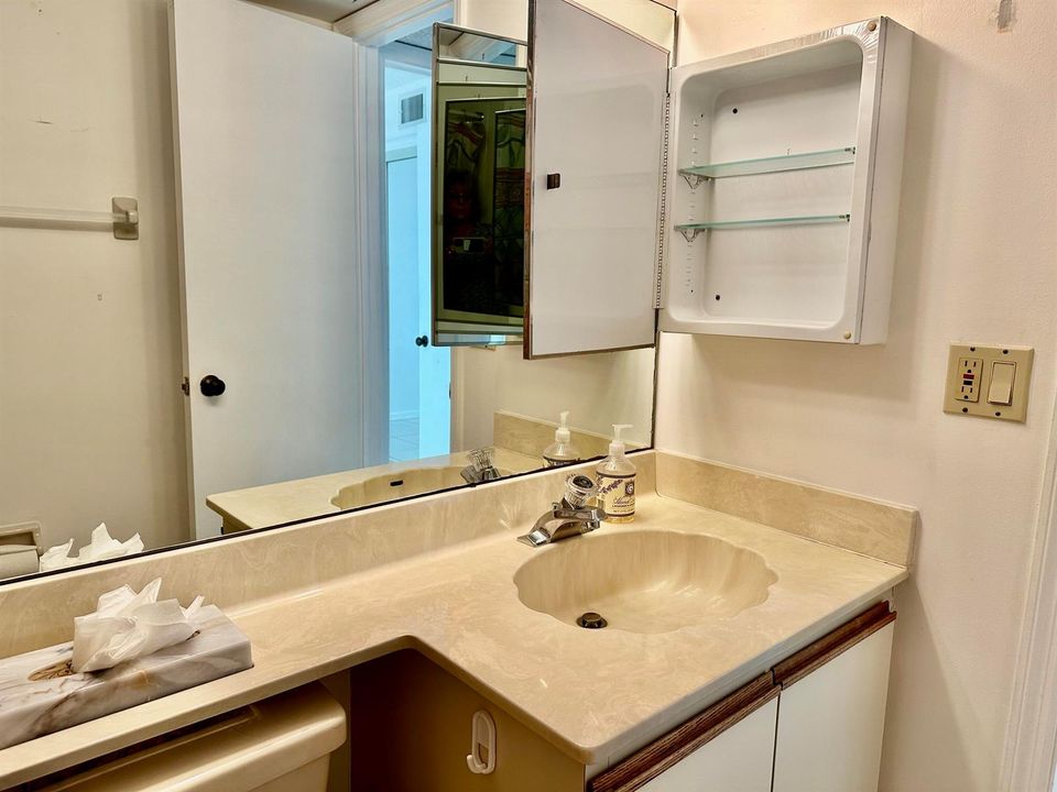 GUEST BATHROOM 2