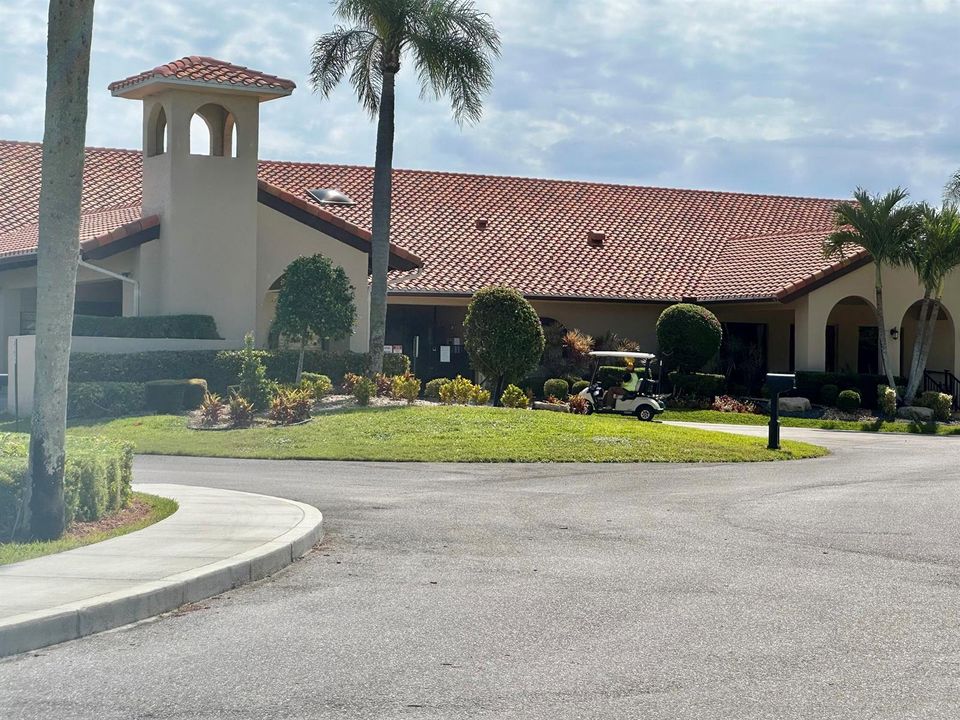 CLUBHOUSE 4