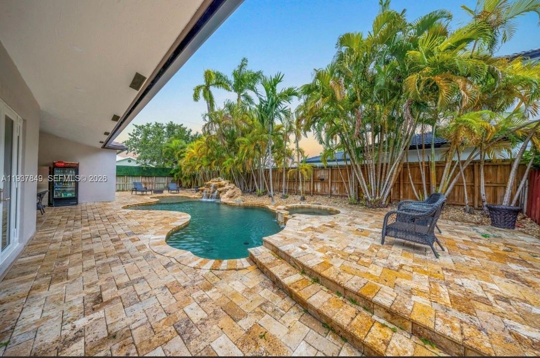 待售: $1,175,000 (4 贝兹, 3 浴室, 2410 平方英尺)