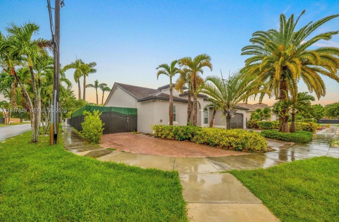 待售: $1,175,000 (4 贝兹, 3 浴室, 2410 平方英尺)