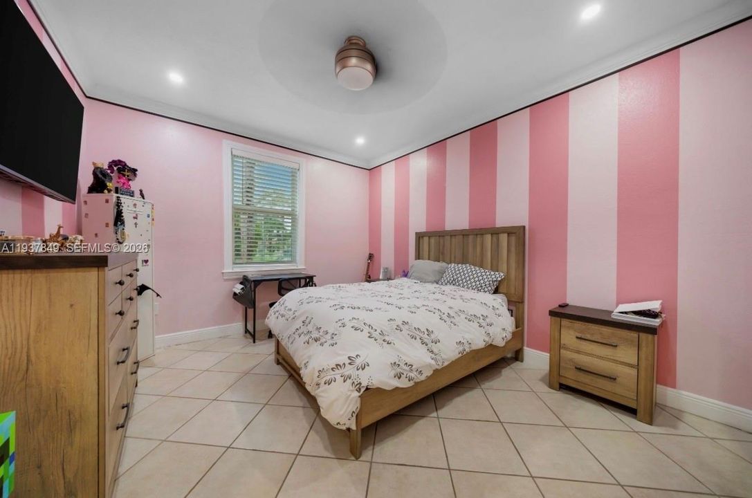 待售: $1,175,000 (4 贝兹, 3 浴室, 2410 平方英尺)