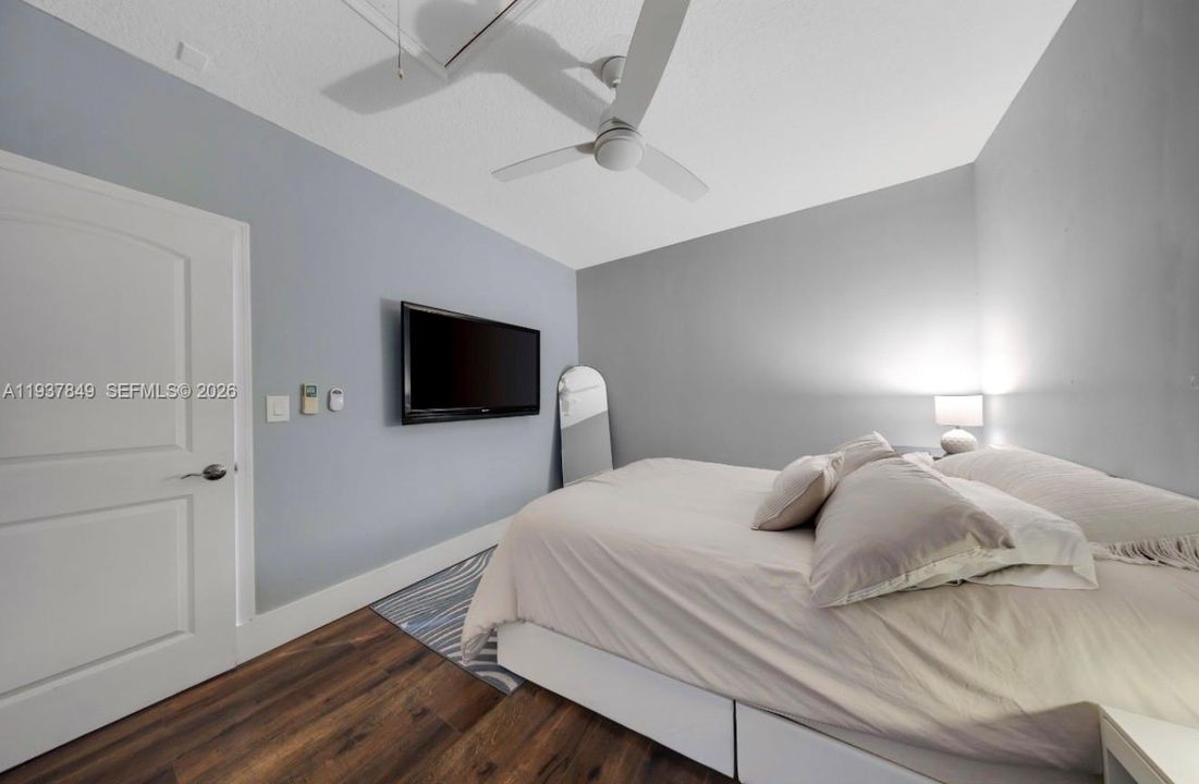 待售: $1,175,000 (4 贝兹, 3 浴室, 2410 平方英尺)