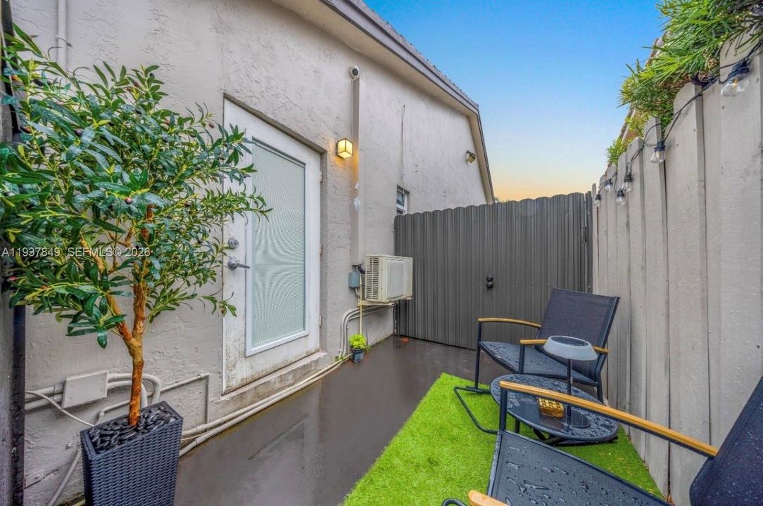 待售: $1,175,000 (4 贝兹, 3 浴室, 2410 平方英尺)