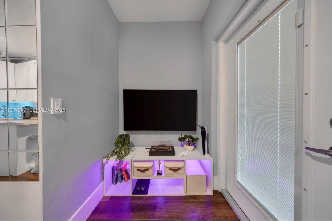 待售: $1,175,000 (4 贝兹, 3 浴室, 2410 平方英尺)