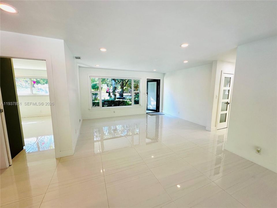 出租: $5,150 (3 贝兹, 2 浴室, 1469 平方英尺)