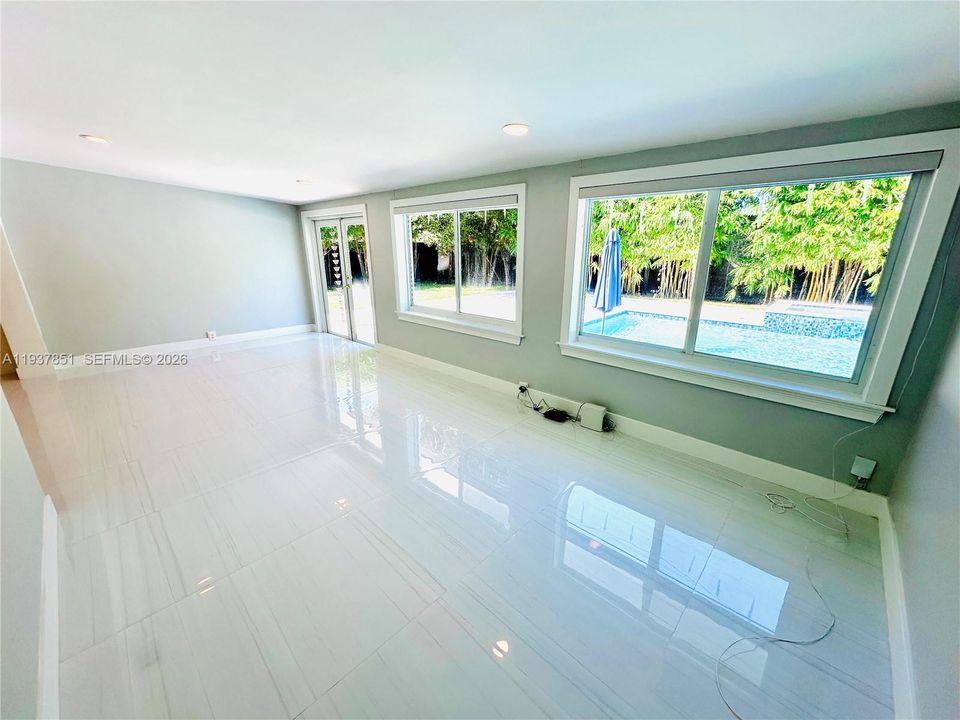 出租: $5,150 (3 贝兹, 2 浴室, 1469 平方英尺)