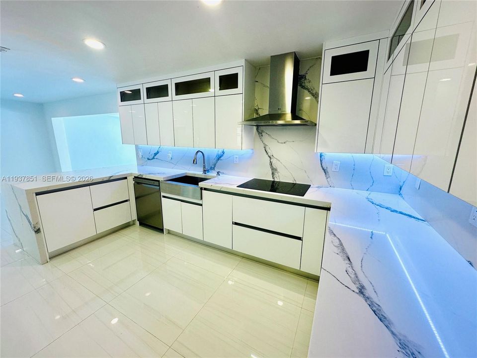 出租: $5,150 (3 贝兹, 2 浴室, 1469 平方英尺)