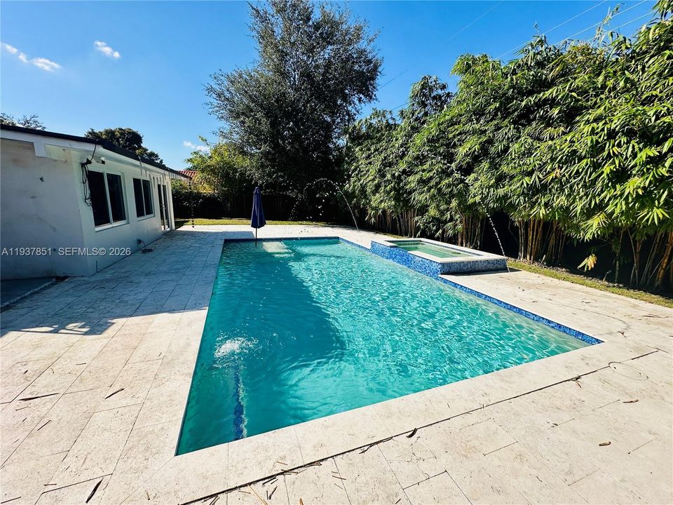 出租: $5,150 (3 贝兹, 2 浴室, 1469 平方英尺)