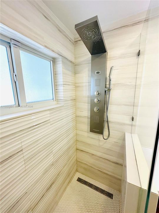 出租: $5,150 (3 贝兹, 2 浴室, 1469 平方英尺)