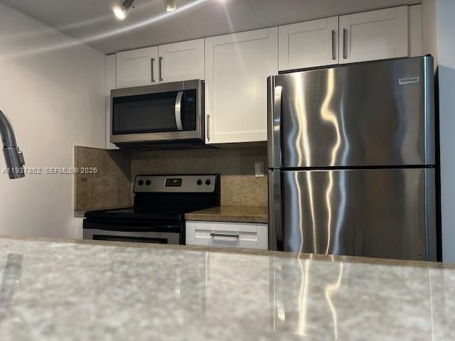 待售: $309,000 (2 贝兹, 2 浴室, 914 平方英尺)